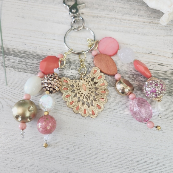 Handmade Vintage Peach/Pink Purse Charm / Keychain 🥳HOST PICK🥳 - Picture 9 of 10